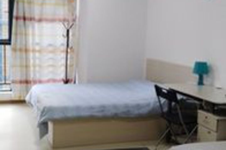 Room 18 of 37