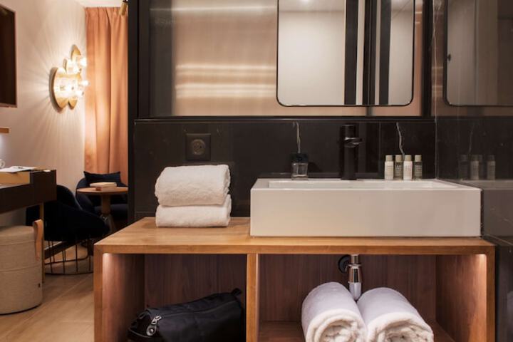 Room amenity