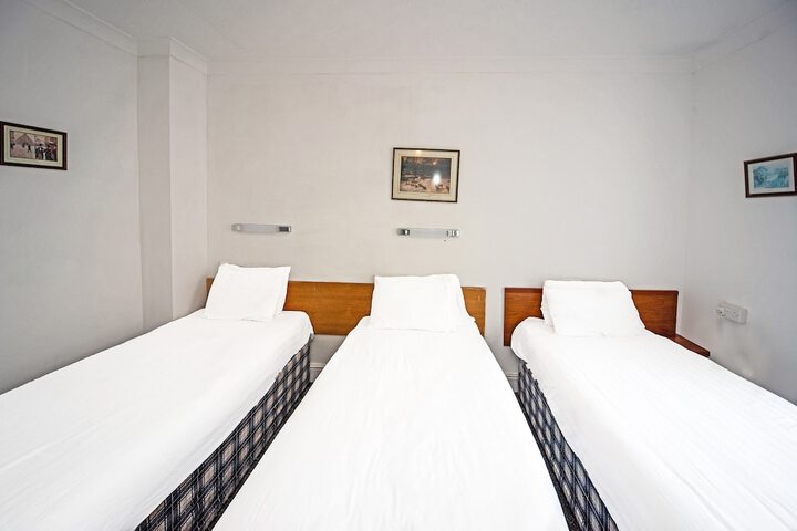 Room 17 of 31