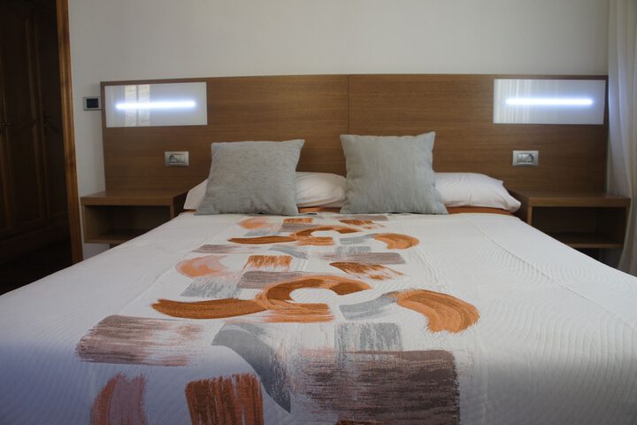 Room 4 of 62