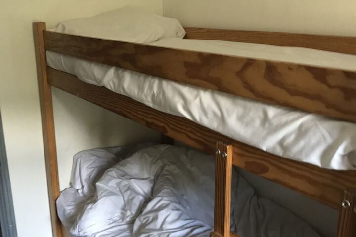 Room 9 of 26