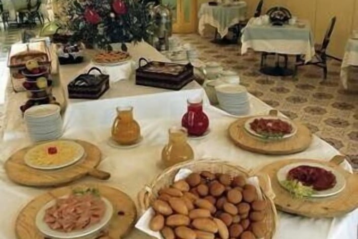 Dining Photos