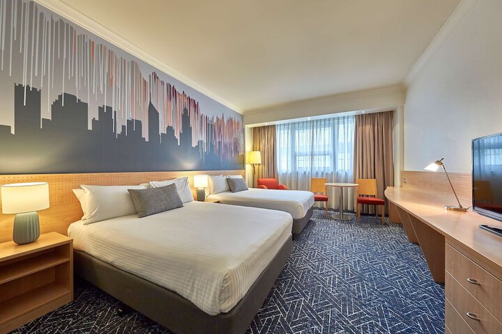 Room 13 of 150