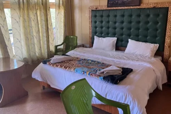 Room 2 of 15