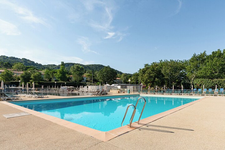 Pool 59 of 109