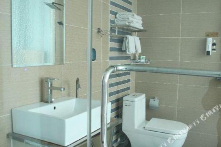 Home Huayi Hotel (Shanxian Municipal Government)