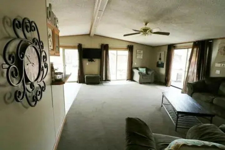 Room 8 of 11