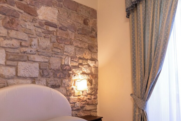 Room 43 of 141