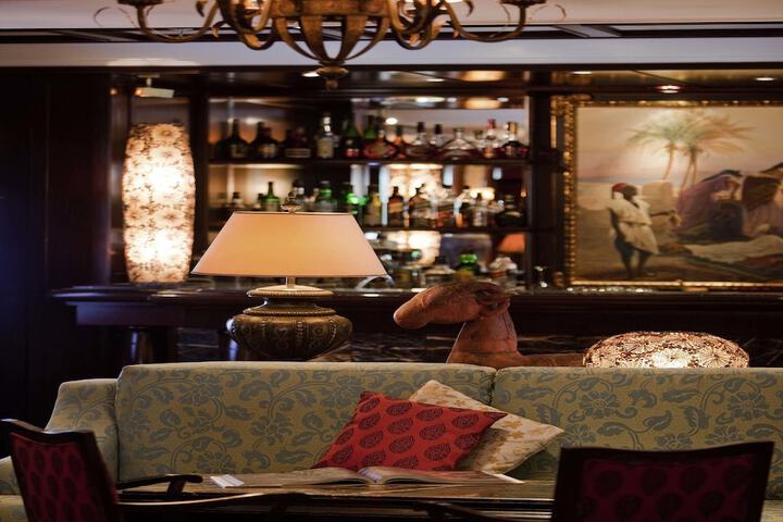 Lounge 46 of 63