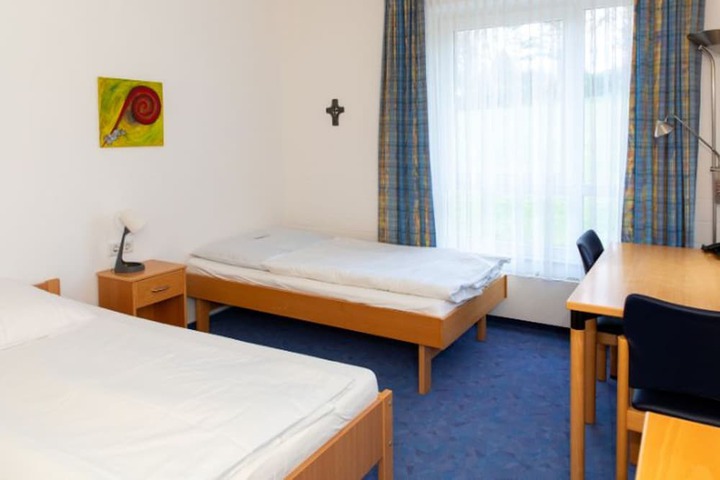 Room 6 of 17