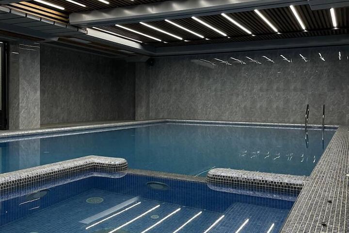 Pool 15 of 28