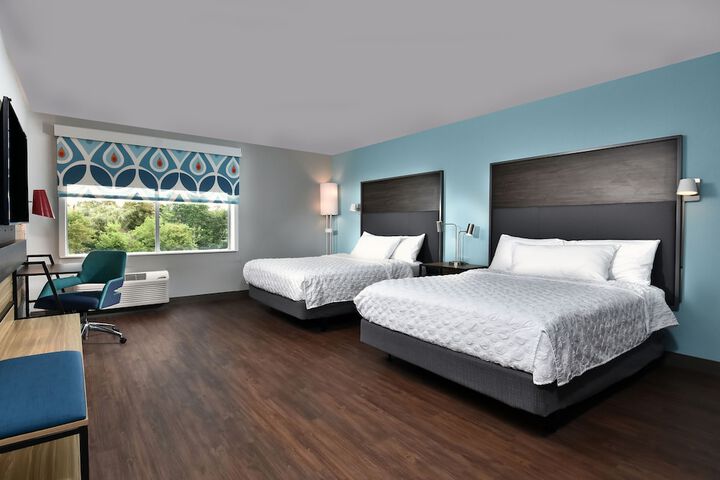 2 Queen Beds (3 of 8)