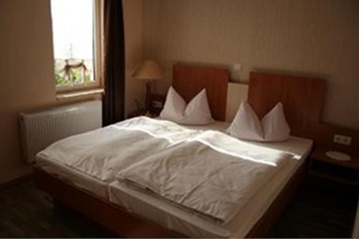 Room 8 of 15