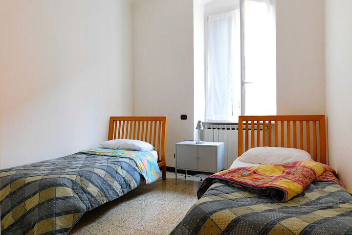 Room 25 of 28