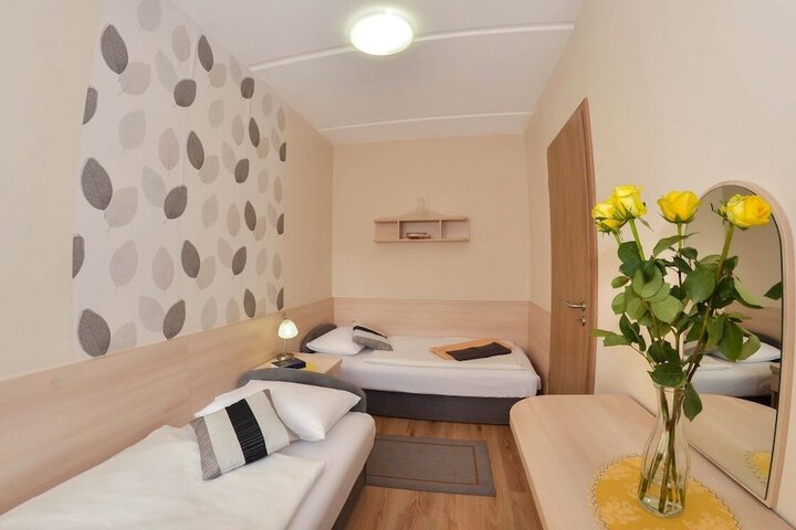 Room 10 of 63