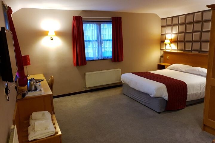Room 5 of 13