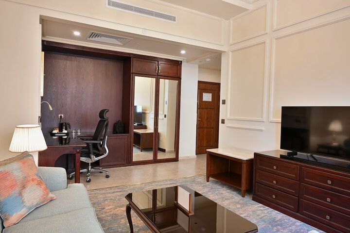 Room 31 of 100
