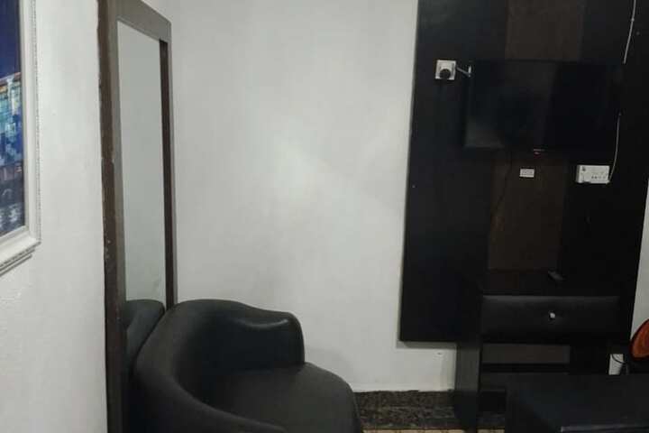 Room 10 of 15
