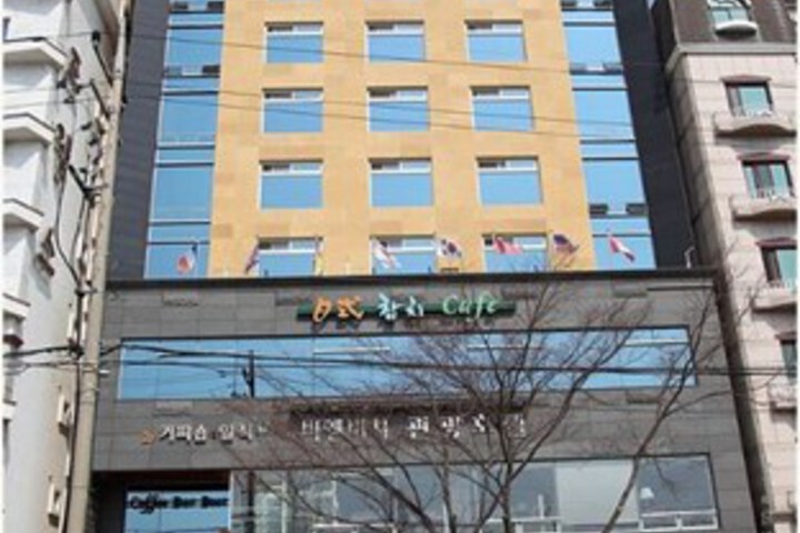 B & Beach Tourist Hotel