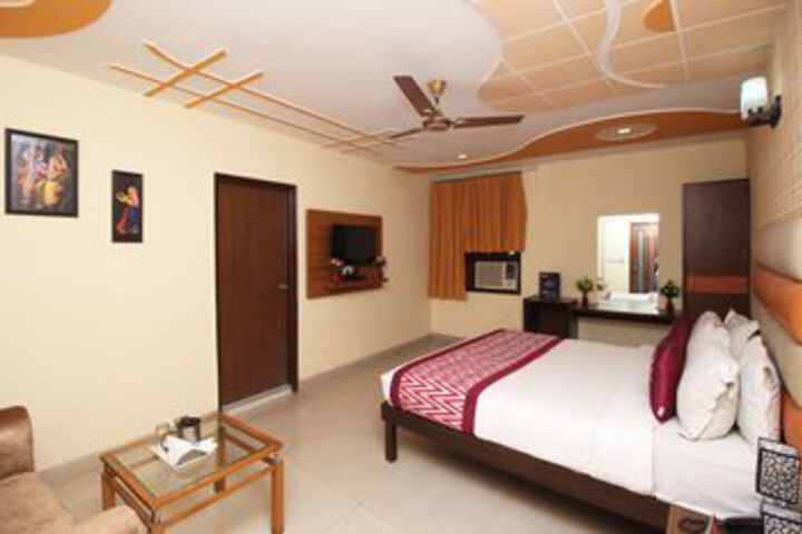Room 8 of 22