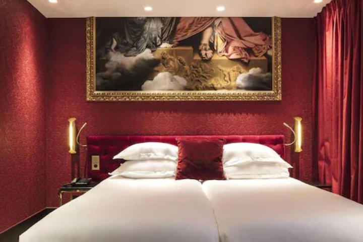 Room 12 of 60