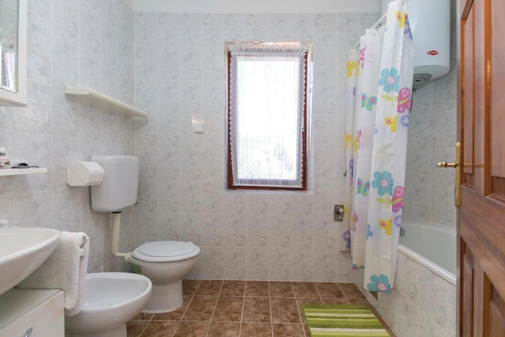 Room 7 of 15
