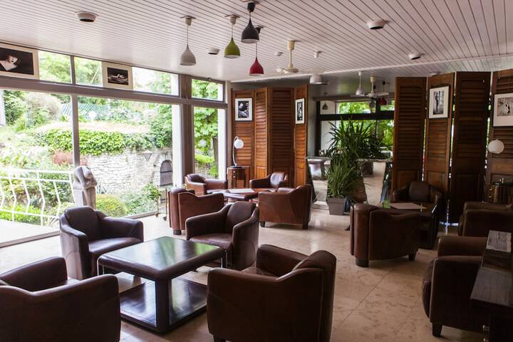 Lounge 39 of 62