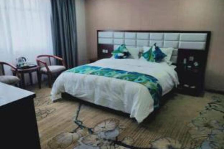 Room 9 of 9