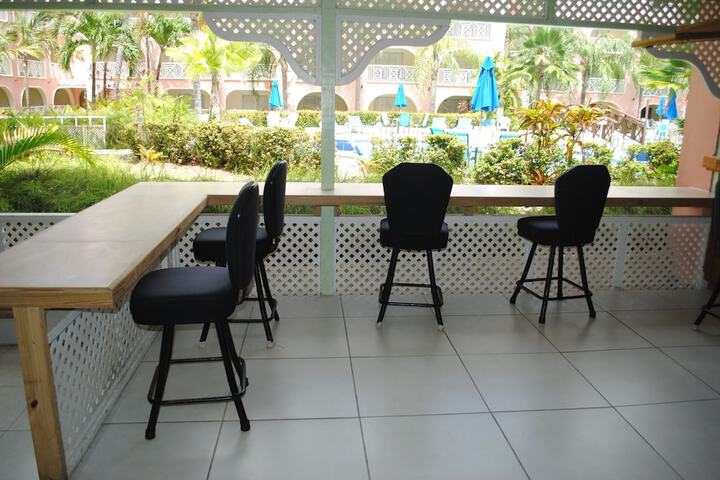 Lounge 39 of 60