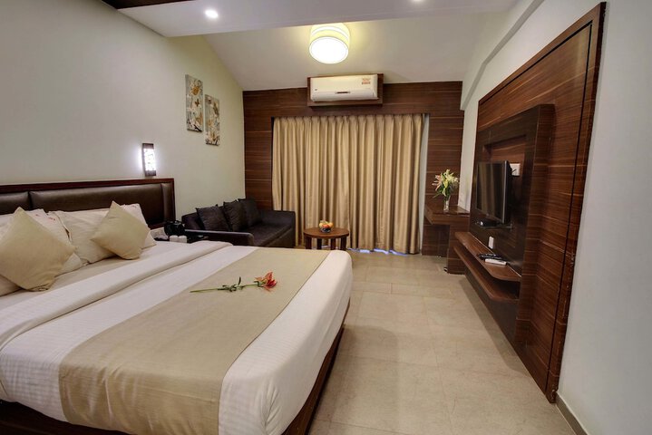 Room 14 of 38