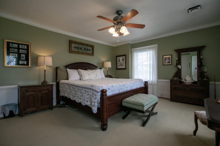 Room 4 of 29