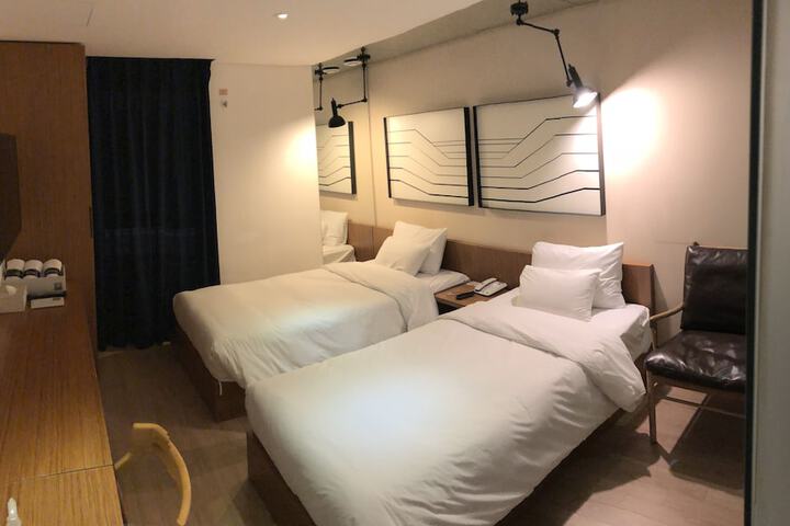 Room 9 of 45