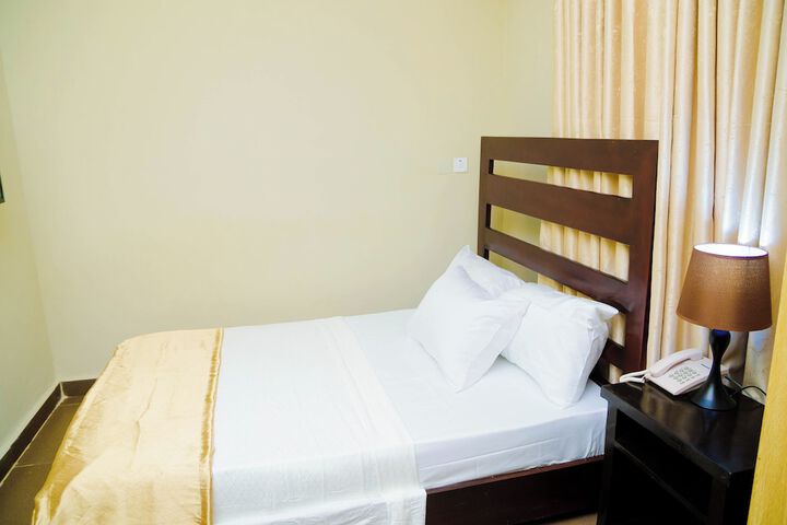 Room 6 of 31