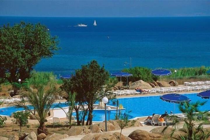 Hotel Pool