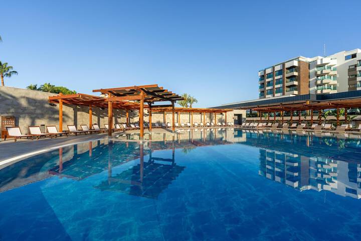 Pool 43 of 137