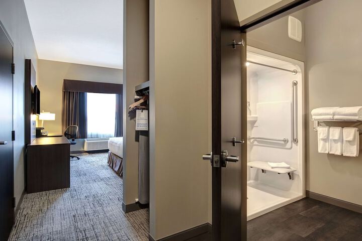 Room 11 of 44
