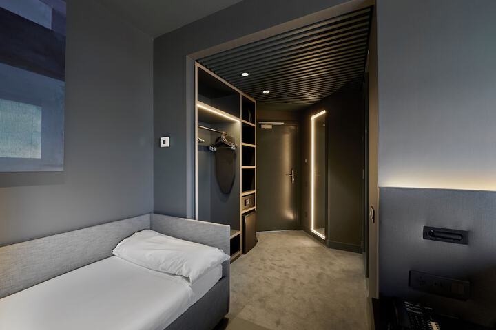 Room 39 of 84
