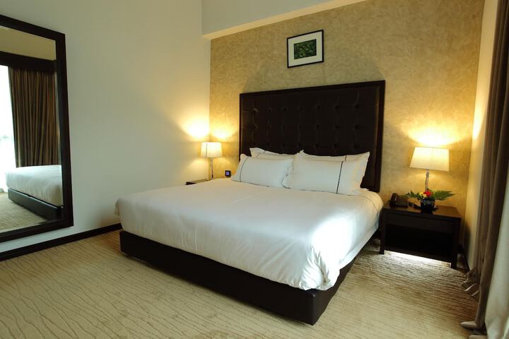 Room 19 of 48
