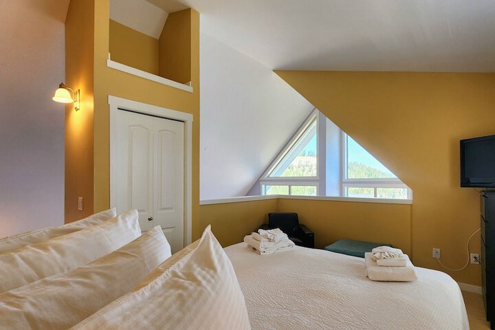 Room 123 of 543