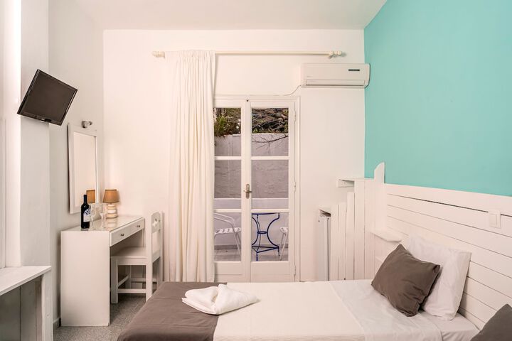 Room 6 of 32