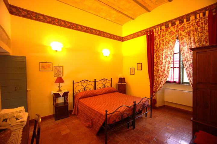 Room 20 of 28