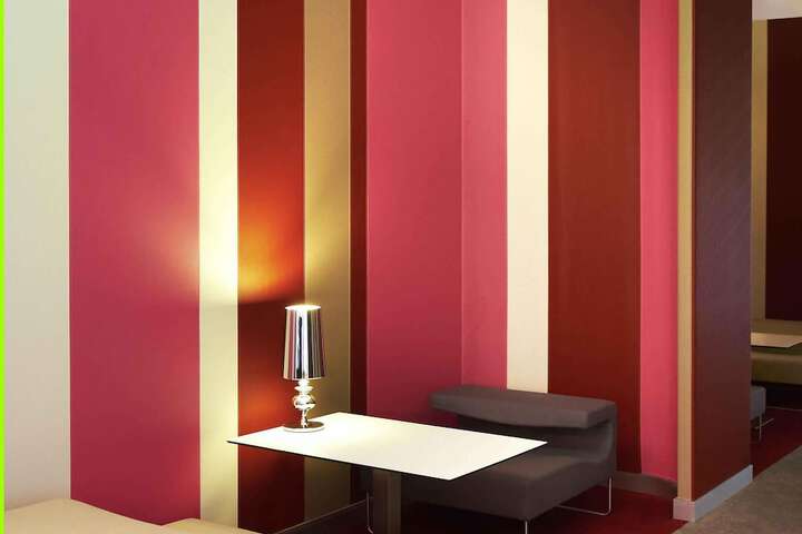 Lounge 51 of 73