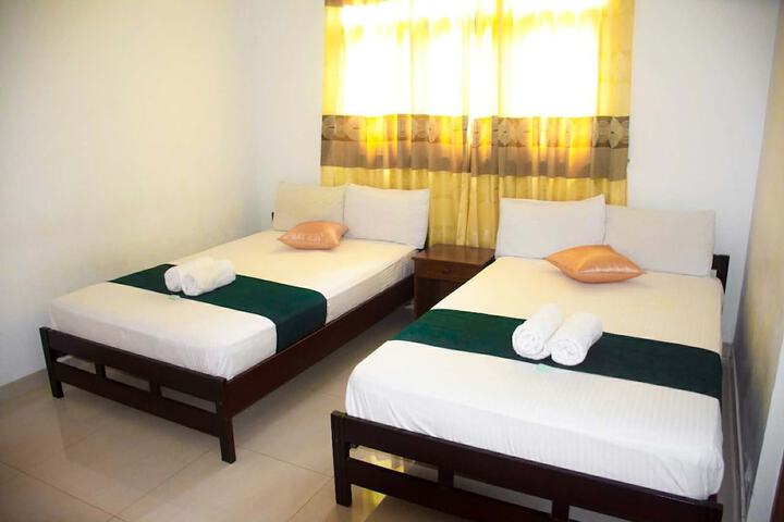 Room 6 of 11