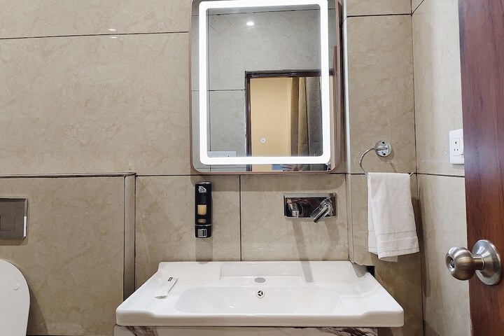 Room 14 of 22