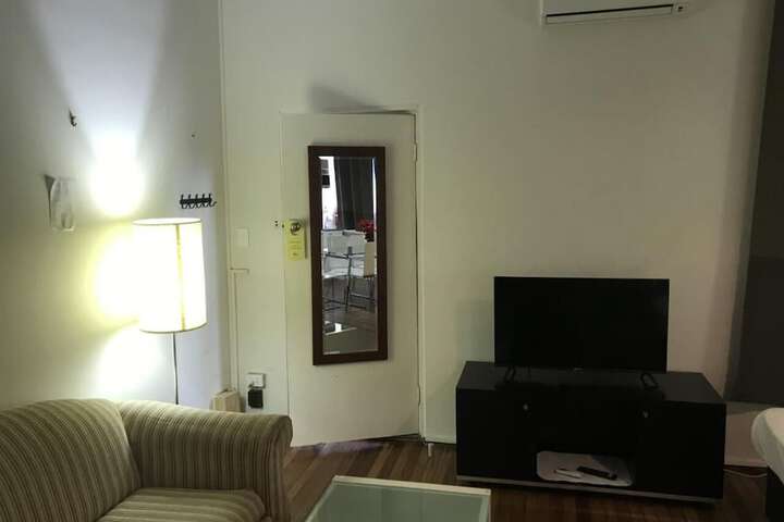 Room 18 of 29