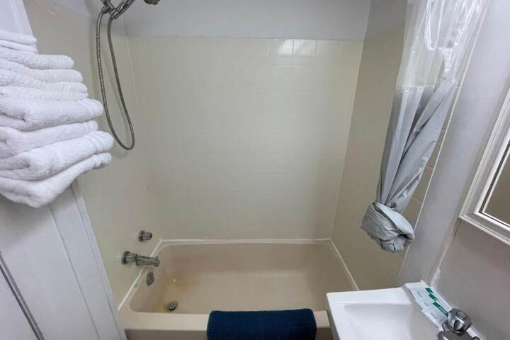 Room 11 of 20