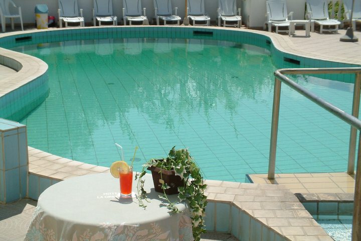 Hotel Pool