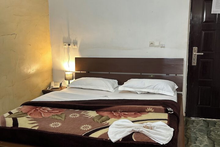 Room 74 of 307