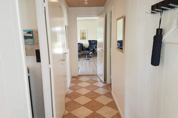 Room 10 of 15