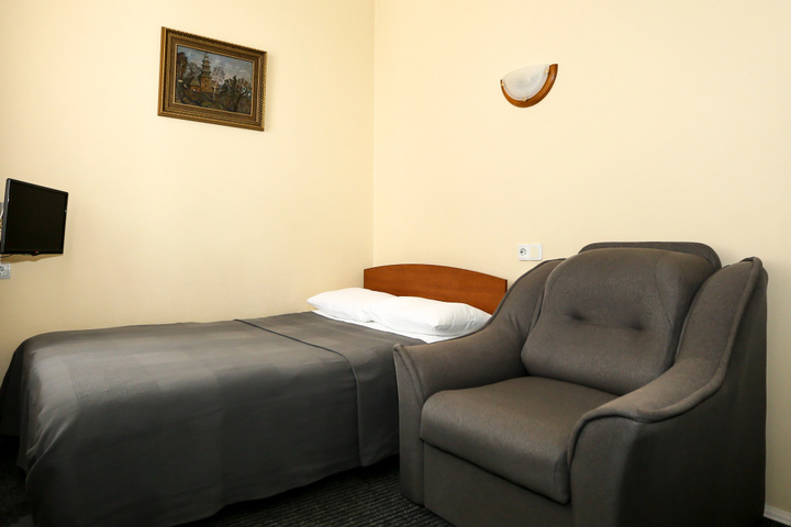Room 6 of 10